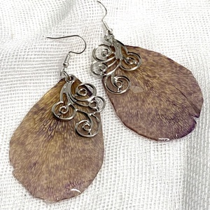 cercei handmade unicat din rasina si flori naturale - Artynos.ro