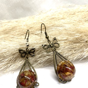 cercei handmade unicat din rasina si flori naturale 00089 - Artynos.ro