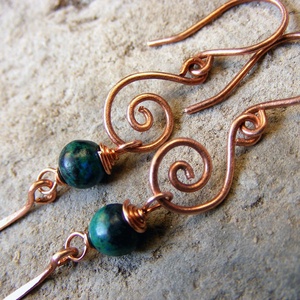 Cercei de cupru handmade cu semipretioase cercei lungi originali cercei crisocola cercei spirala drop cadou dama hippie  - Artynos.ro
