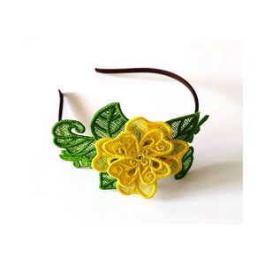 Floral Fascinator 3D, Imbracaminte si moda, Accesorii par, Accesorii de par, Broderie, Floarea este din trei parti brodate si se poate deplasa pe baza cordelutei.
Dimensiuni: broderia 8 ..., ARTYNOS