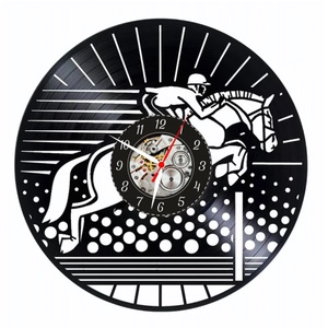 JOCKEU-ceas de perete - Artynos.ro
