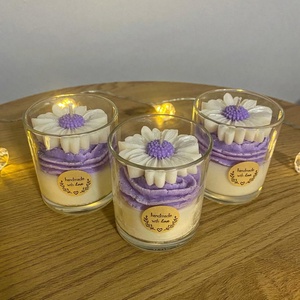 Lumânare parfumată Flower power 140g - Artynos.ro