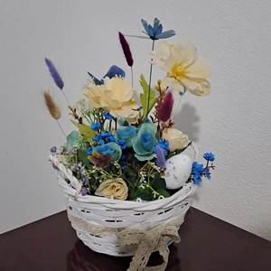 Cos cu flori de primăvară , Casă & Stil de viață, Accesorii pentru decorat casa, Decorațiuni cu tematică spirituală, Fossil, rocă, mineral, Aranjament de flori, ARTYNOS