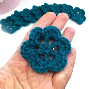 Set 3 flori crosetate , Accessorii si unelte, Accesorii decorative, Alte accesorii, Cusatura, * Floricele crosetate manual , pentru aplicatii diverse.
* Florile masoara aprox 5 cm in diametru
*..., ARTYNOS