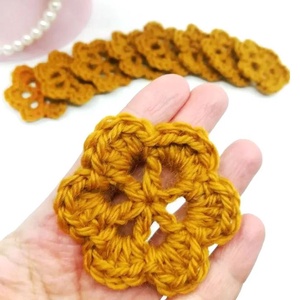 Set 3 flori crosetate , Accessorii si unelte, Accesorii decorative, Alte accesorii, Cusatura, * Floricele crosetate manual , pentru aplicatii diverse.
* Florile masoara aprox 5 cm in diametru
*..., ARTYNOS