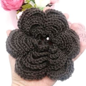 Floare maxi crosetata manual, Casa & Stil de viata, Accesorii pentru decorat casa, Decoratiuni de masa si decoratiuni pentru rafturi , Fete de masa crosetate, Crosetat, * Floare crosetata manual. Floare maxi, pentru aplicatii și proiecte diverse
* Dimensiuni aprox 13 ..., ARTYNOS