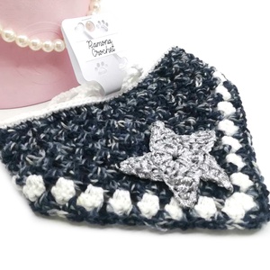 Bandana crosetata " Handsome Boy ", Casa & Stil de viata, Accesorii pentru animale , Paturi si echipamente caini, Colier de caine, set de lesa, Crosetat, Transformă plimbările tale cu cel mai bun prieten al tău într-o experiență stilată și confortabilă ..., ARTYNOS