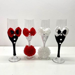 Pahare miri și nași, cod PH6, Accesorii nuntă, Amintiri și cadouri de nuntă, Cadou nuntă, Pahar de nuntă, set de sticlă, Artă de sticlă, Celebreaza dragostea si uniunea intr-un mod rafinat cu setul nostru de pahare de miri, conceput pen..., ARTYNOS