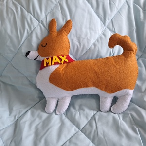 Jucărie sau decorațiune cățel Corgi, Jucării și echipamente pentru copii, Plușuri, Câine de pluș, Cusătură, Este realizat din fetru, ochii, gura și nasul sunt brodate manual, iar în interior e umplut cu puf ..., ARTYNOS
