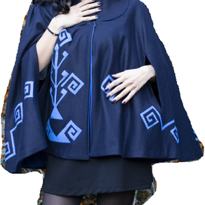 Navy blue, Imbracaminte si moda, Haine dama, Paltoane dama, Cusatura, Tesatura, Capa este realizată din țesătură din lână în amestec. Bogat decorată prin aplicația elementelor ins..., ARTYNOS