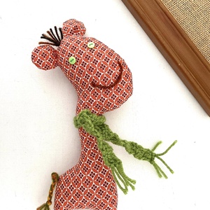 Girafa...cu capul in nori! - Artynos.ro