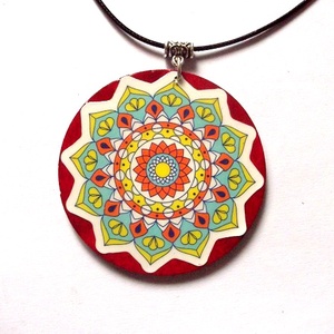 colier lemn mandala 47263              , Bijuterii, Coliere, Coliere cu pandantive, Confectionarea bijuteriilor, Decoupage, transfer si tehnici servetel, colier realizat cu tehnica decopaje pe lemn si lacuit cu lac ecologic
diametrul pandantivului 50 mm..., ARTYNOS