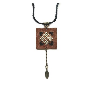 Colier din piele naturala brodata manual, Bijuterii, Coliere, Coliere lungi, Pielărie, Broderie, Colier realizat cu piele naturala ultra fina, dublata si brodata manual. Lungimea poate fi standard..., ARTYNOS
